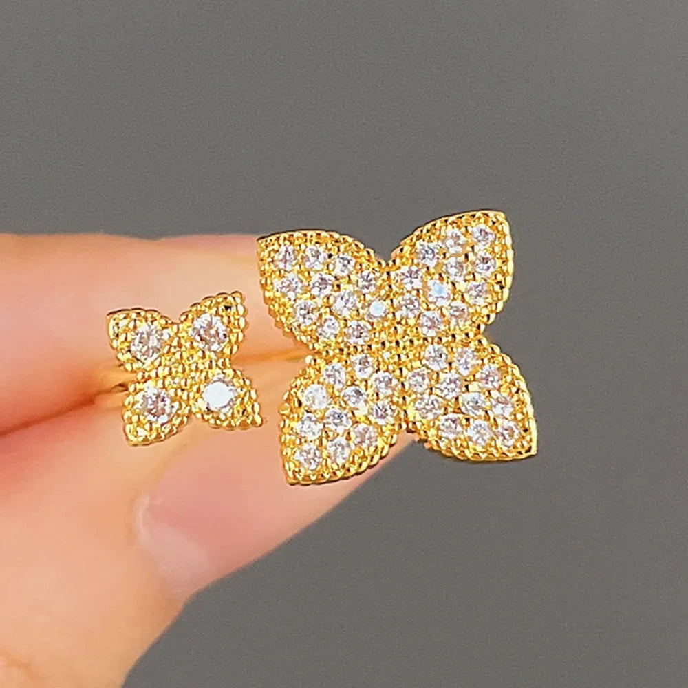 Set de 2 Anillos de Flor con Circonita en Oro